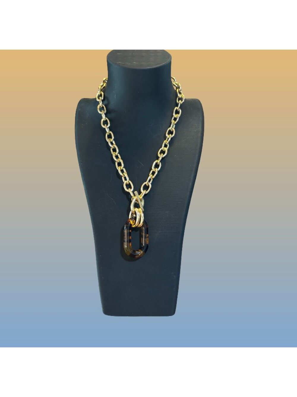 Gold Tone Link Chain Tortoise Oval Pendant Toggle Clasp Statement Necklace VTG